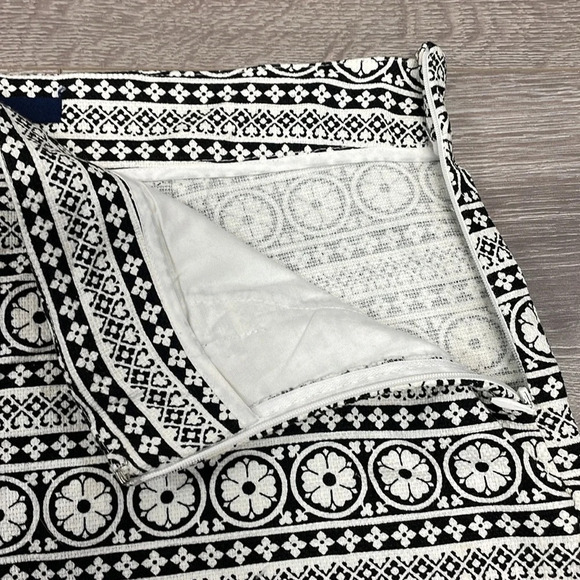GAP Black and White High Waist Women Shorts - Picture 9 of 13